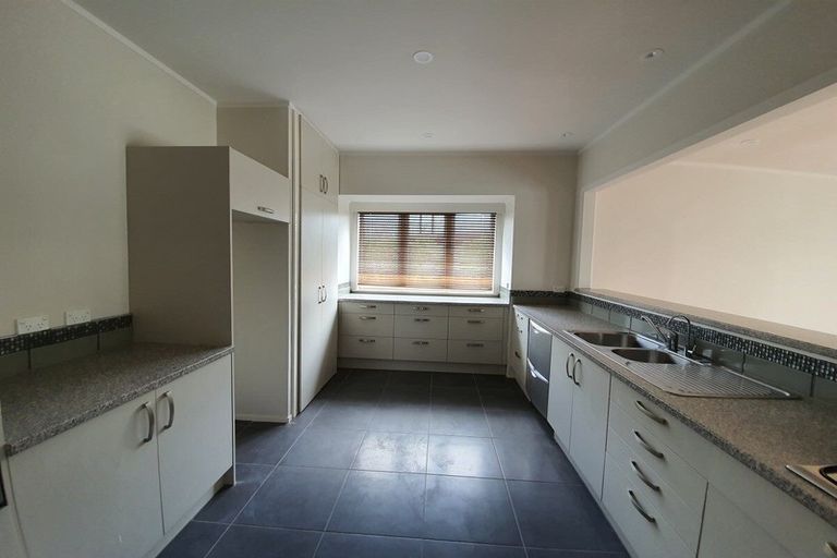 Photo of property in 29 Lincoln Road, Henderson, Auckland, 0610