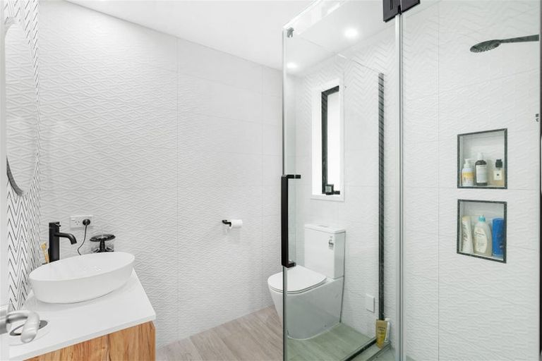 Photo of property in 17 Sovereign Gardens, Halswell, Christchurch, 8025