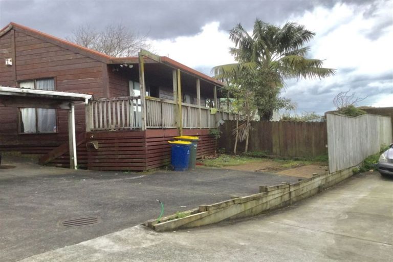 Photo of property in 2/4201 Great North Road, Glen Eden, Auckland, 0602