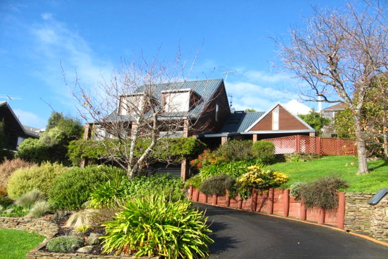 Photo of property in 16 Nehru Place, Cashmere, Christchurch, 8022