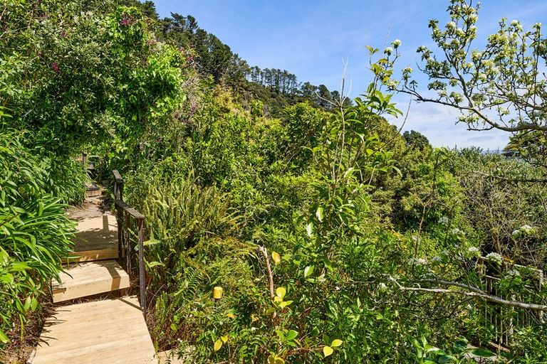 Photo of property in 5 Tui Road, Days Bay, Lower Hutt, 5013