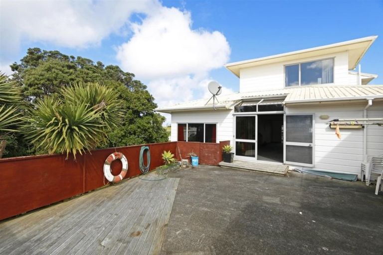 Photo of property in 11 Dieffenbach Street, Opunake, 4616