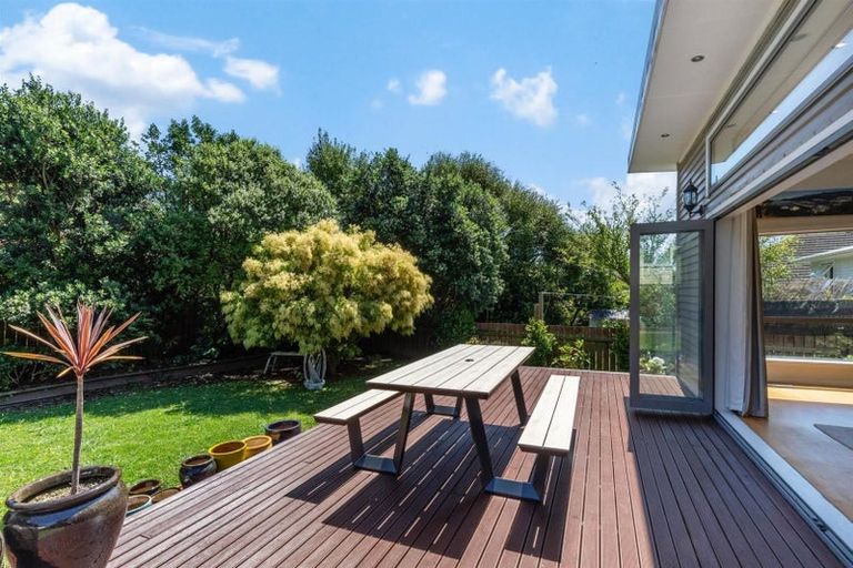 Photo of property in 12 Anthony Street, Tawa, Wellington, 5028