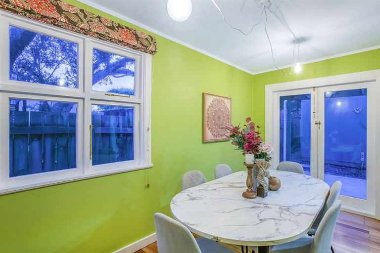 Photo of property in 5 Airlie Road, Plimmerton, Porirua, 5026