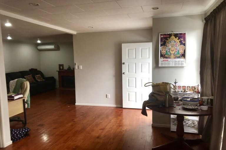 Photo of property in 323 Pakuranga Road, Pakuranga Heights, Auckland, 2010