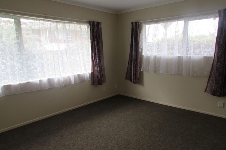 Photo of property in 2 Wheaton Place, Glen Eden, Auckland, 0602