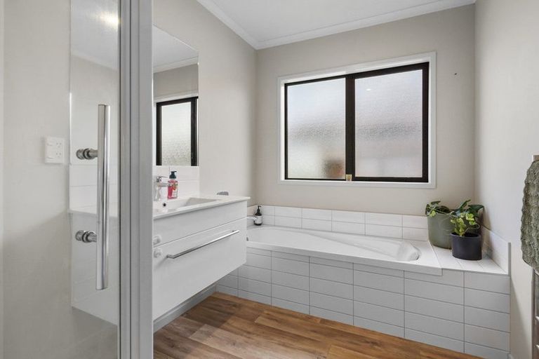 Photo of property in 5 Mccrorie Road, Wigram, Christchurch, 8025