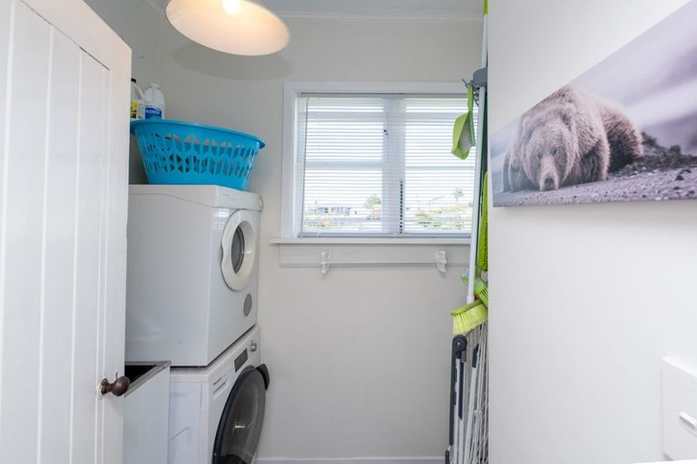 Photo of property in 17 Falstaff Street, Stratford, 4332