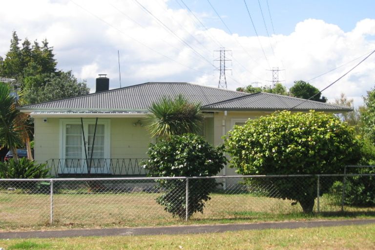 Photo of property in 47 Queen Mary Avenue, New Lynn, Auckland, 0600