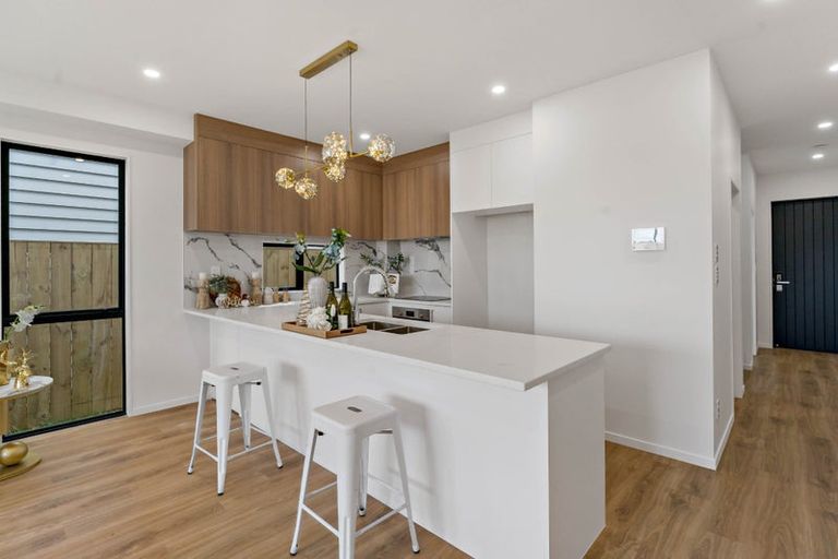 Photo of property in 12 Kapeta Lane, Karaka, 2113