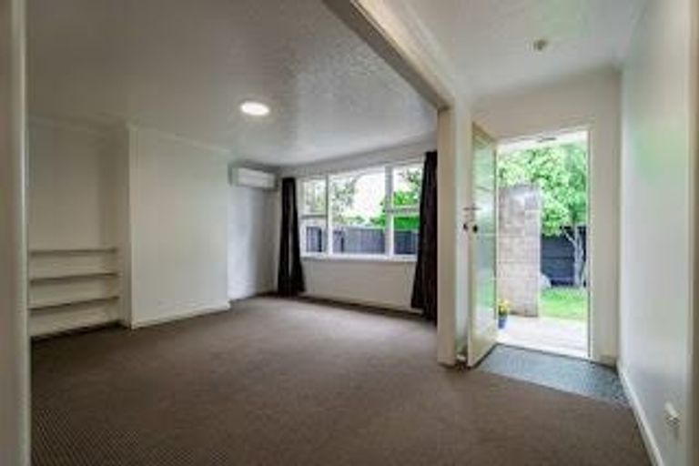 Photo of property in 112a Totara Street, Riccarton, Christchurch, 8041