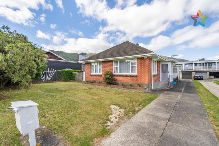 Photo of property in 1 Fairfield Avenue, Fairfield, Lower Hutt, 5011