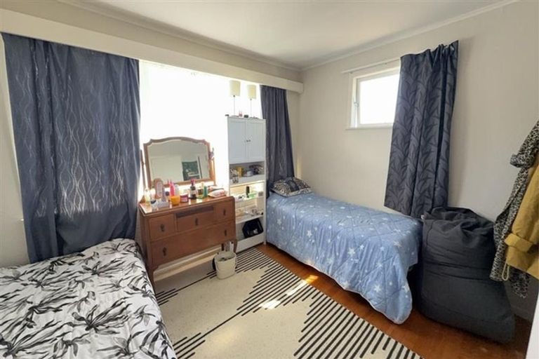 Photo of property in 26 Tiroroa Avenue, Te Atatu South, Auckland, 0610