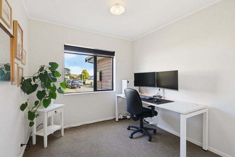 Photo of property in 10 Peter Button Place, Johnsonville, Wellington, 6037