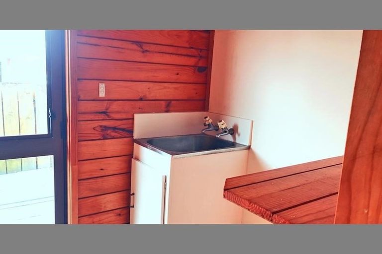 Photo of property in 2/49 Larnoch Road, Henderson, Auckland, 0610