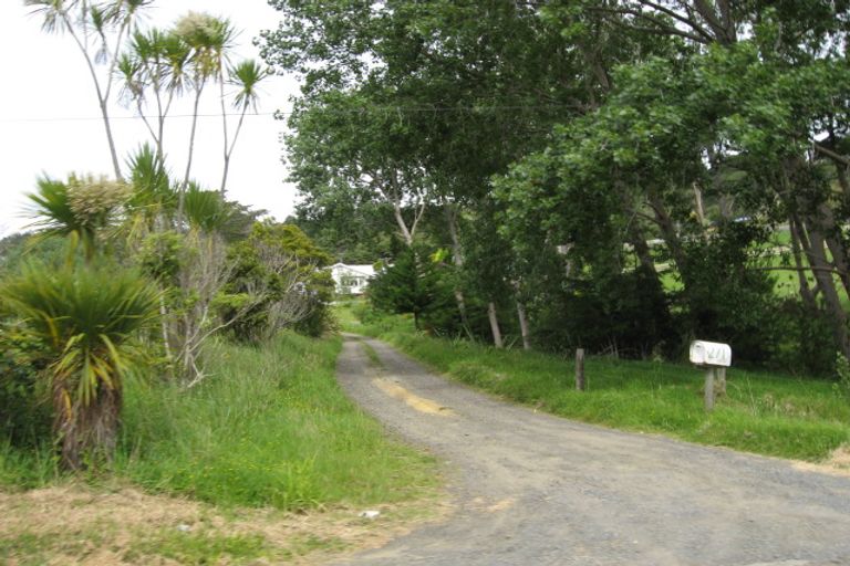 Photo of property in 271 Muriwai Road, Waimauku, 0881