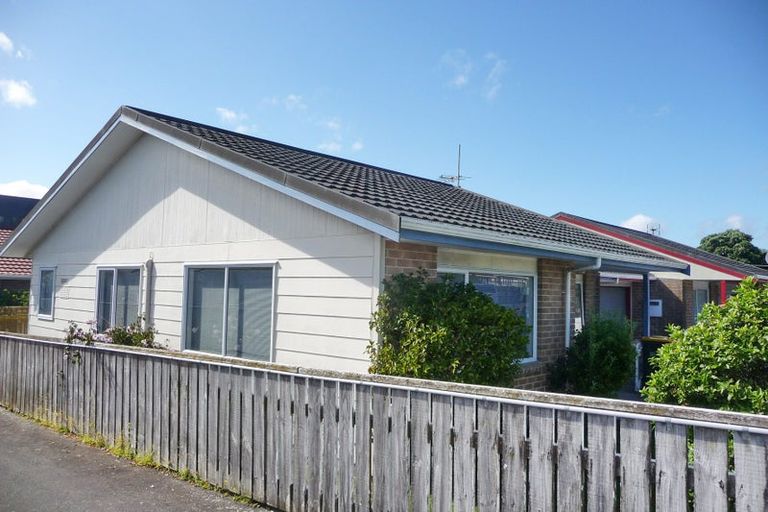 Photo of property in 2/63 Main Road, Titahi Bay, Porirua, 5022