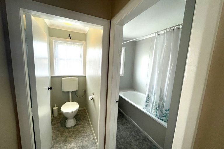 Photo of property in 4 Holford Street, Westown, New Plymouth, 4310