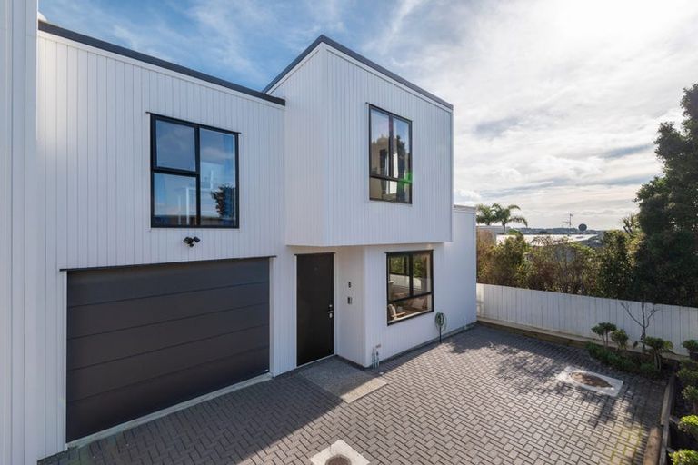 Photo of property in 61b Knights Road, Rothesay Bay, Auckland, 0630