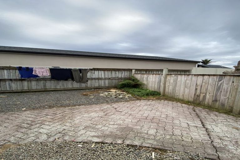 Photo of property in 3 Fairfield Road, Levin, 5510