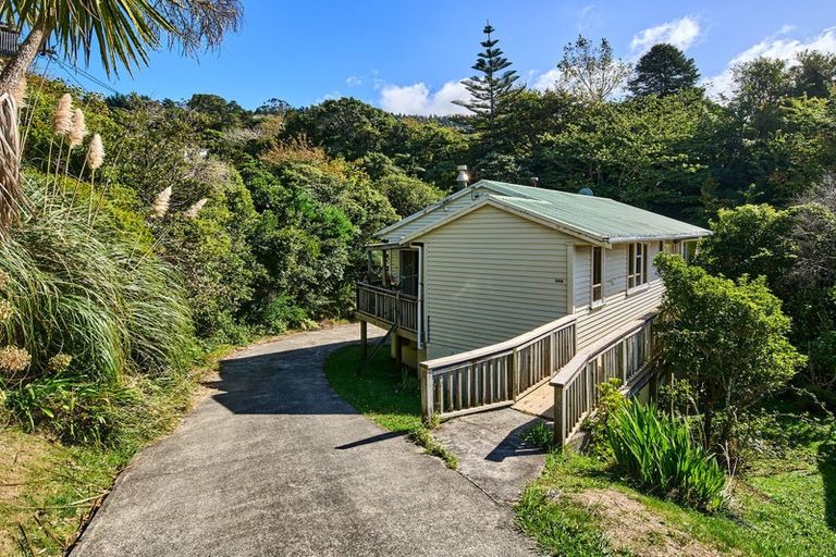 Photo of property in 34a Lyndhurst Road, Tawa, Wellington, 5028