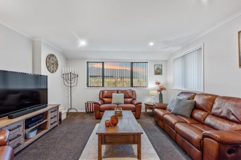 Photo of property in 98 Puhirake Crescent, Pyes Pa, Tauranga, 3112