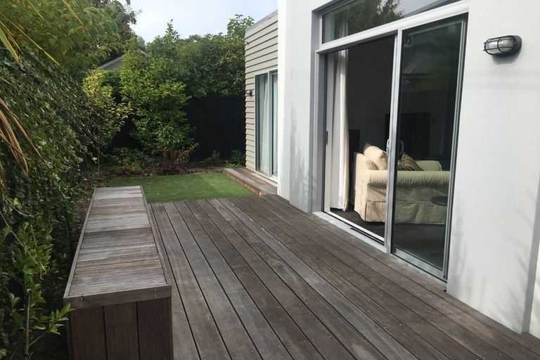 Photo of property in 110c Hamilton Avenue, Ilam, Christchurch, 8041