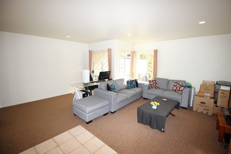 Photo of property in 2/57 Gladstone Road, Northcote, Auckland, 0627