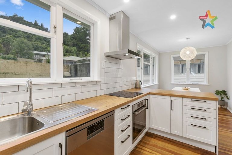 Photo of property in 109 Thomas Street, Stokes Valley, Lower Hutt, 5019