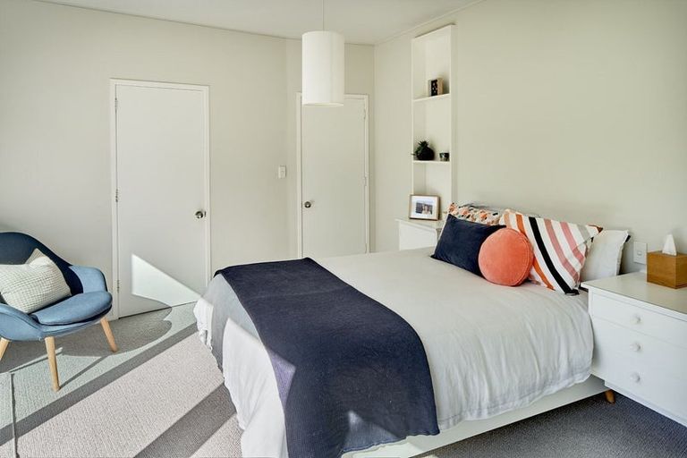 Photo of property in 27 Cheviot Road, Lowry Bay, Lower Hutt, 5013