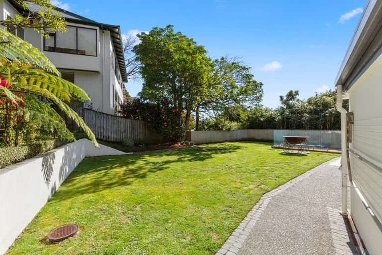 Photo of property in 24 Walter Road, Lowry Bay, Lower Hutt, 5013