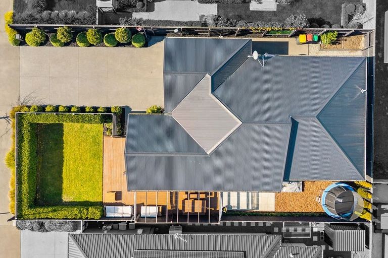 Photo of property in 32 Mckerrow Street, Marshland, Christchurch, 8083