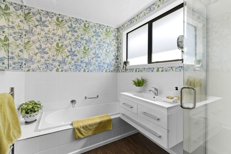 Photo of property in 13a Woodleigh Street, Frankleigh Park, New Plymouth, 4310