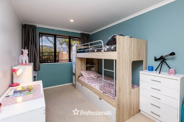 Photo of property in 2a Redwood Street, Elderslea, Upper Hutt, 5018