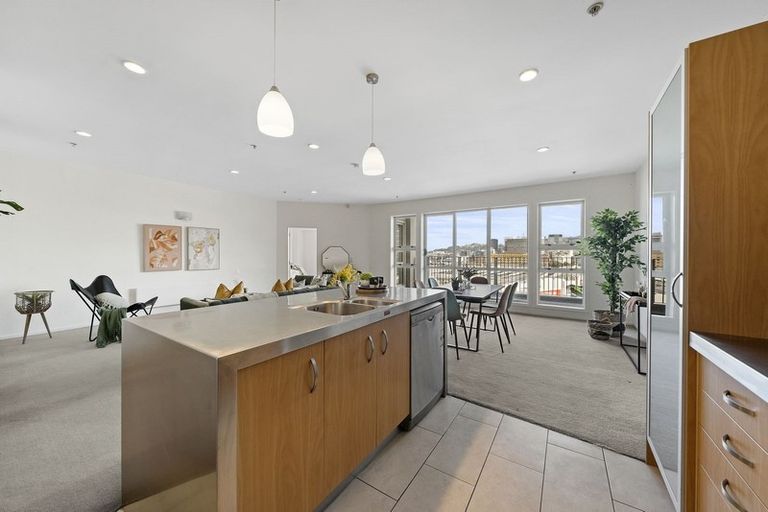 Photo of property in Stadium Garden Flats, 509/107 Thorndon Quay, Pipitea, Wellington, 6011