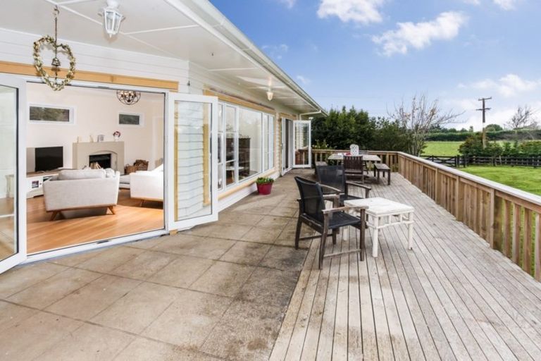 Photo of property in 15 Brian Wood Lane, Karaka, Papakura, 2580