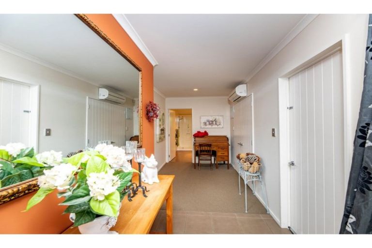 Photo of property in 6 Ryton Place, Lake Coleridge, 7572