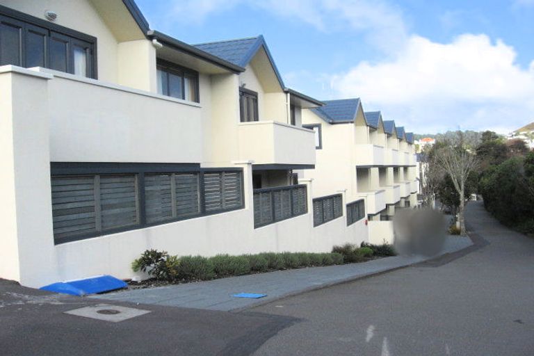 Photo of property in 221b Karori Road, Karori, Wellington, 6012