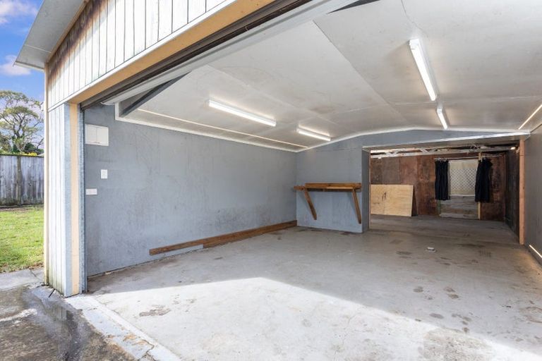 Photo of property in 18 Garelja Road, Henderson, Auckland, 0612