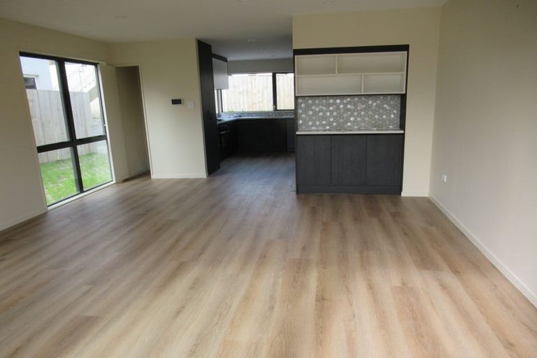 Photo of property in 2 Nikau Street, New Lynn, Auckland, 0600
