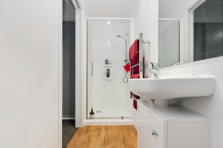 Photo of property in 33/64 Kawaha Point Road, Kawaha Point, Rotorua, 3010