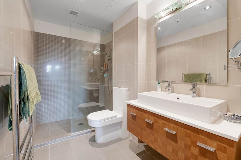 Photo of property in 5 Little Compton Mews, Snells Beach, 0920