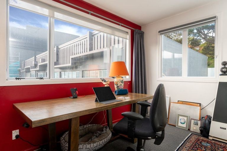 Photo of property in 10 Oxford Terrace, Mount Cook, Wellington, 6021