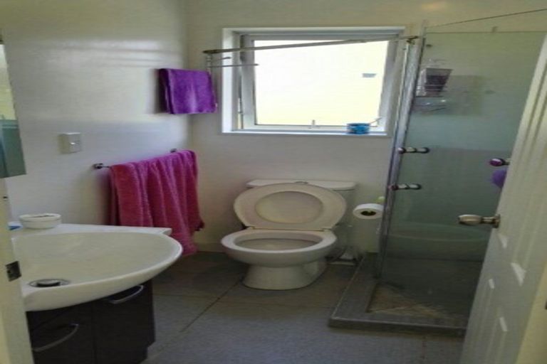 Photo of property in 6 Sunnyfield Crescent, Glenfield, Auckland, 0629