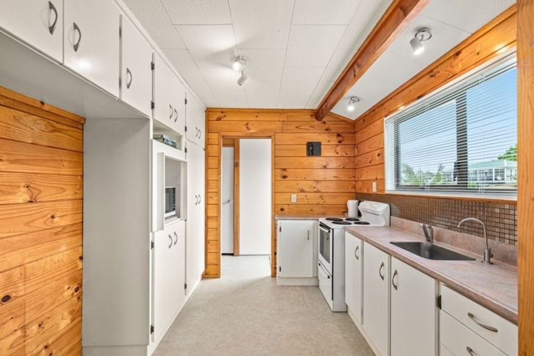 Photo of property in 18 Kawau View Road, Snells Beach, 0920