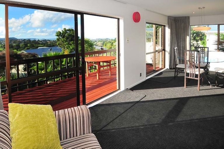 Photo of property in 40 Whangaparaoa Road, Red Beach, 0932