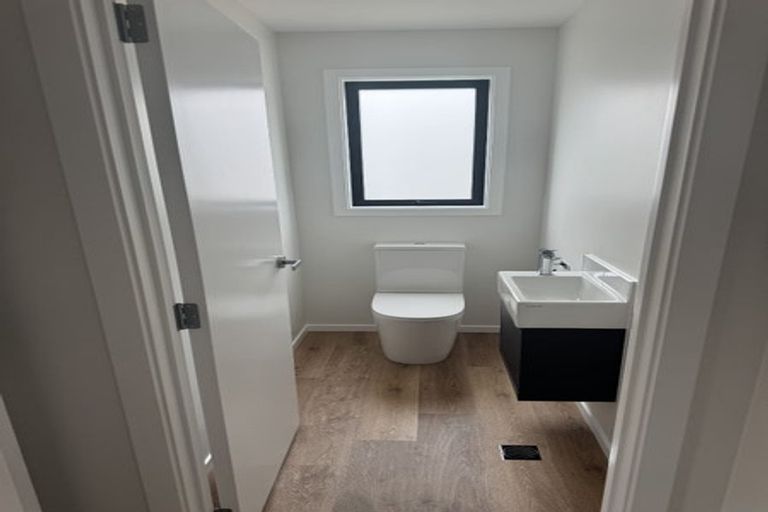 Photo of property in 7 Kumai Lane, Wallaceville, 5018