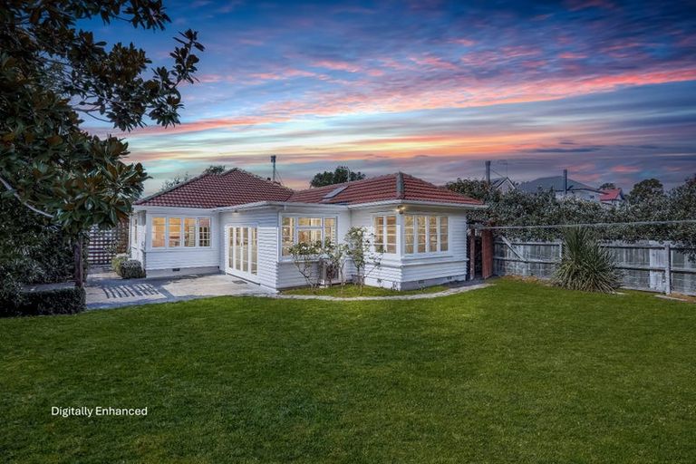 Photo of property in 105 Glandovey Road, Strowan, Christchurch, 8052