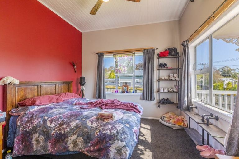 Photo of property in 17 Watts Street, Waipawa, 4210