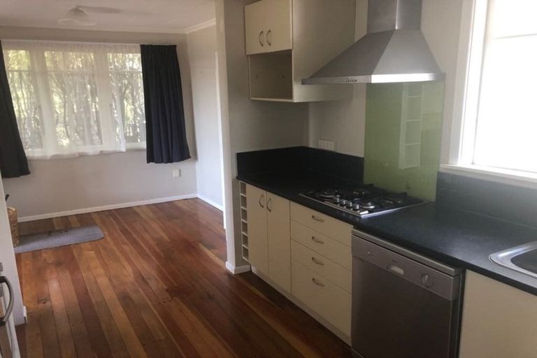 Photo of property in 18 Totara Park Road, Clouston Park, Upper Hutt, 5018